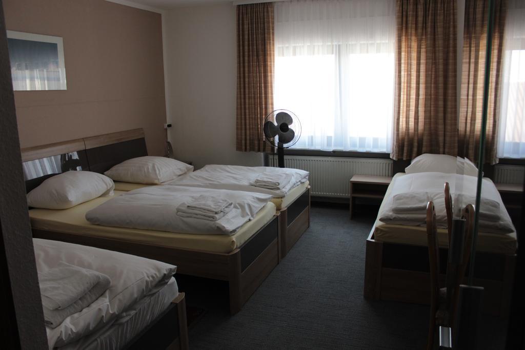 Airport-Hotel Zum Taubengrund Kelsterbach Cameră foto